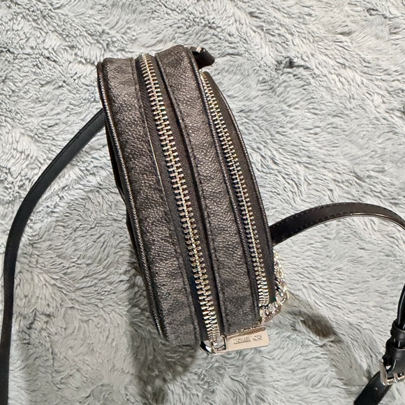 Michael Kors Jet Set Travel Gray Crossbody - Picture 5 of 7